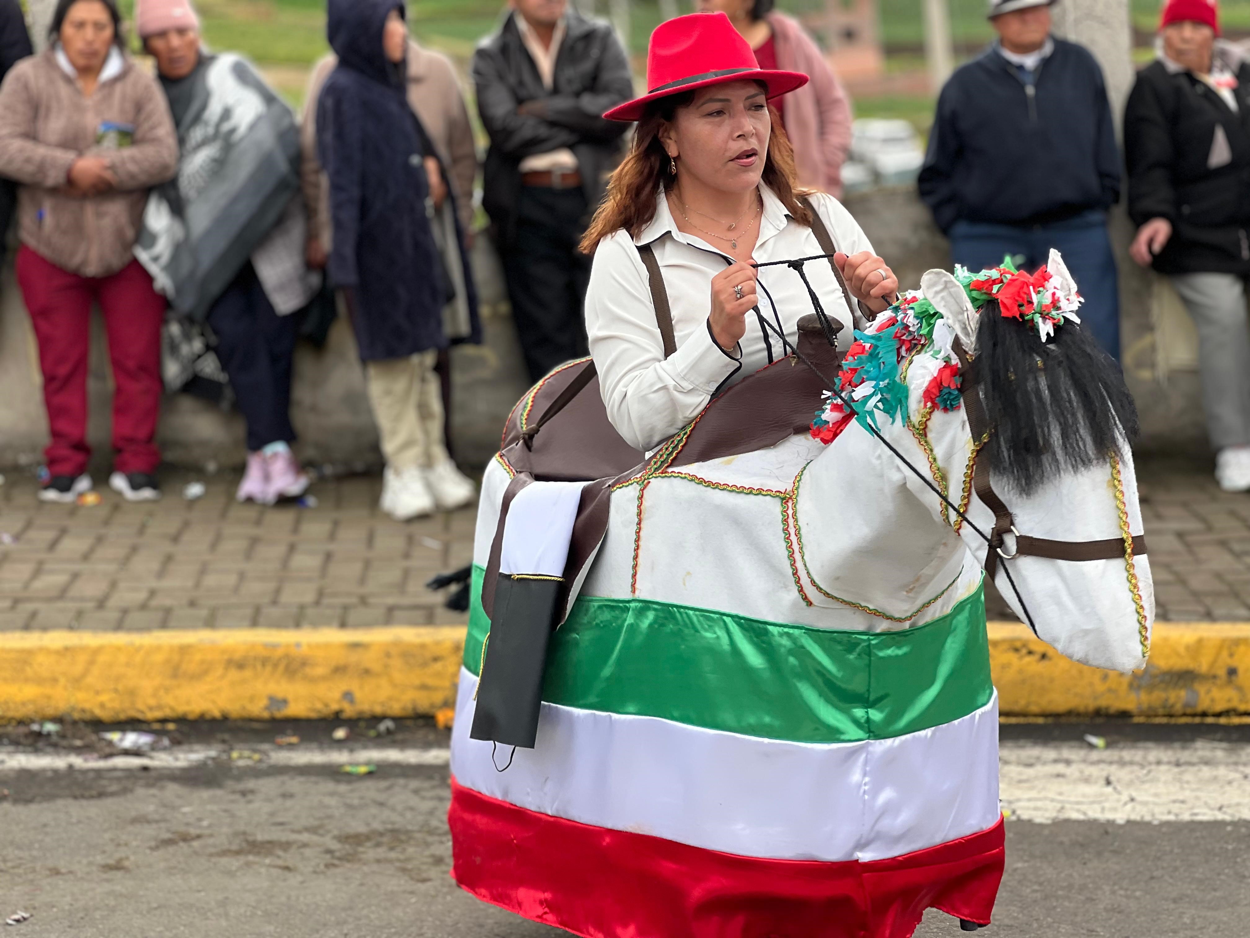 Uno de los participantes y personajes tradicionales de Las Octavas.