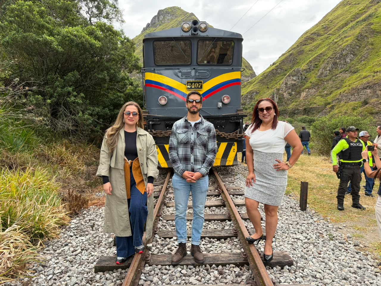 La ruta ferroviaria Nariz del Diablo retoma operaciones