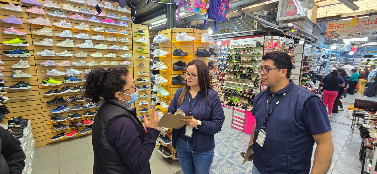 SRI lleva capacitación tributaria a mercados y centros de venta populares de Ambato