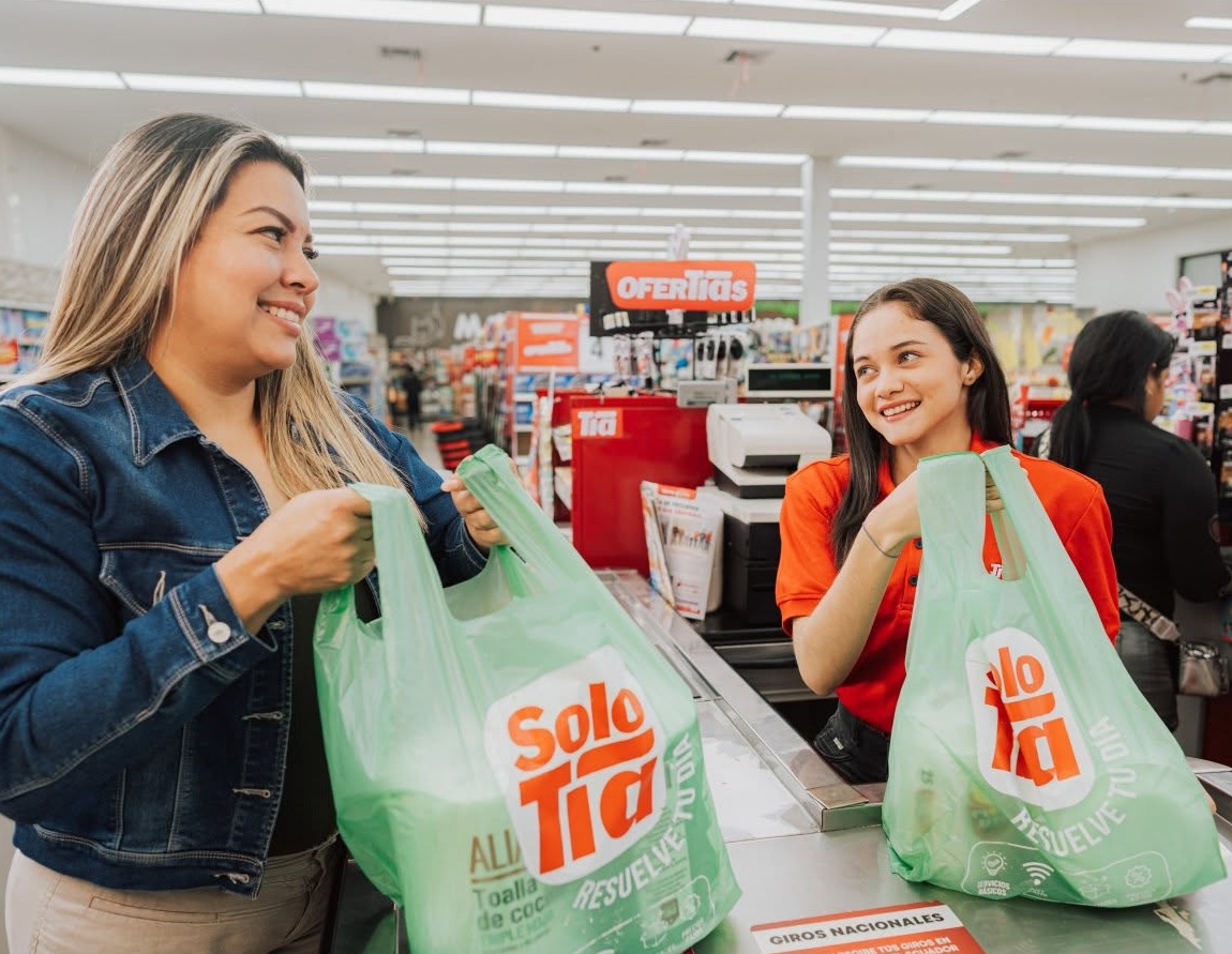 Tía se prepara para el regreso a clases en la Sierra con 'El Mochilazo Escolar'